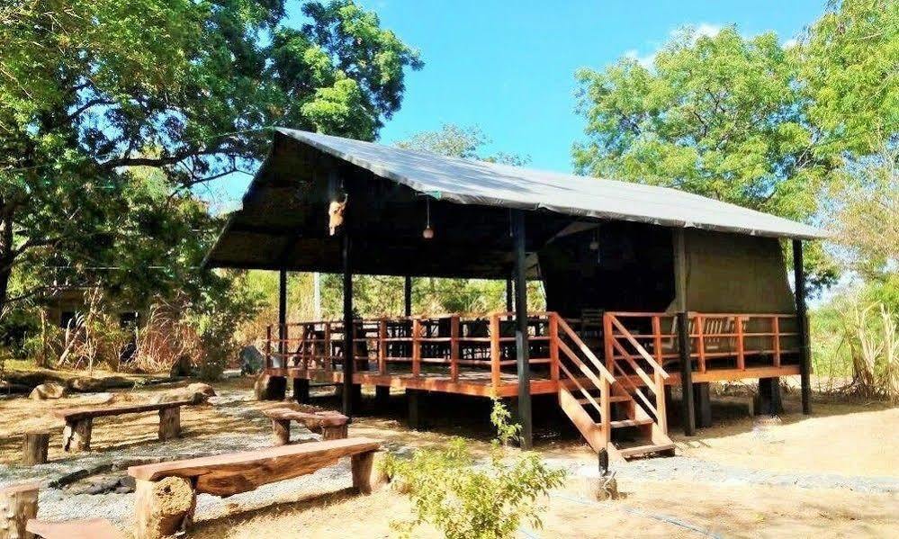 Kula Kula Luxury Camping Resort Udawalawe Exterior photo